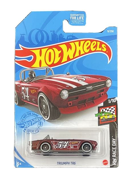 Машинка базовая Hot Wheels Triumph TR купить с доставкой по выгодным