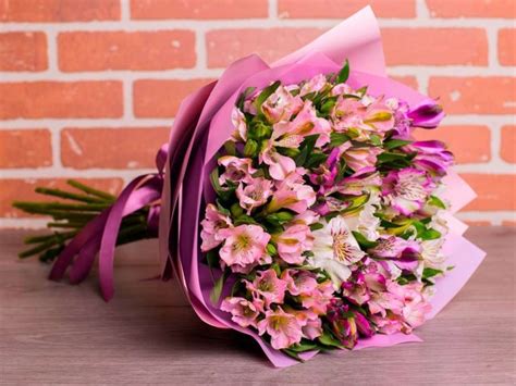 Происхождение цветка альстромерии | Полезные статьи от Julia-Flower