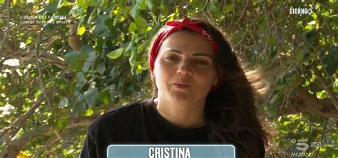 Isola dei Famosi perché Cristina Scuccia non indossava il bikini Ho