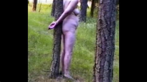 Reife MILF Amy Fesselte Sie Nackt An Einen Baum XHamster