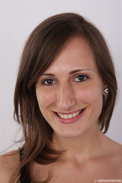 Hübsche Brünette mit kleinen Titten Porno Bilder Sex Fotos XXX Bilder PICTOA