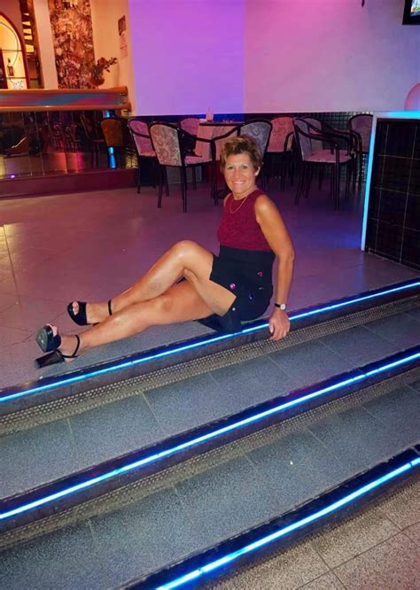 Una Bella Milf Over40 Che Ti Stringe Tra Le Sue Cosce E Ti Incrina Le Costole Donne Muscolose