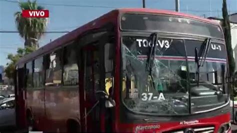 Camión Choca Ambulancia que Transportaba Hombre a Hospital