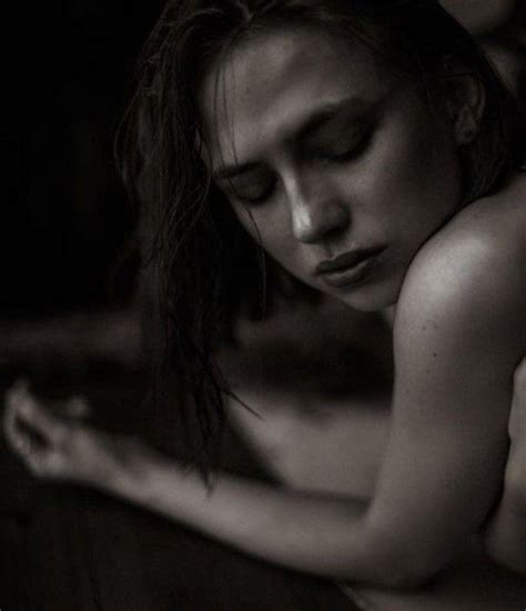 Обнажённая Яна Енжаева горячие интимные фото Yana Enzhaeva nude без
