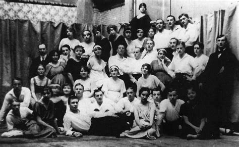 «Русский балет Дягилева» за кулисами - Фотоподборка