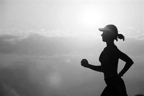 Naked Running To Lower Shock To Your Body And Build Endurance