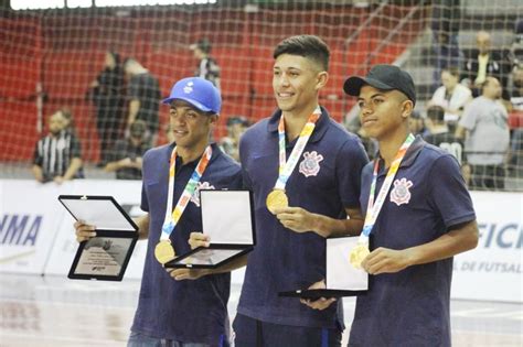 Corinthians homenageia campeões dos Jogos Olímpicos da Juventude LNF