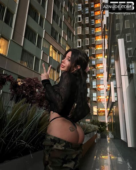 Alexis Mucci Sexy Poses Flashing Her Nude Boobs And Hot Butt On Social Media AZNude