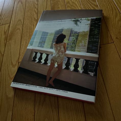 Yahoo!オークション - 石川 瞳 写真集 心変わり