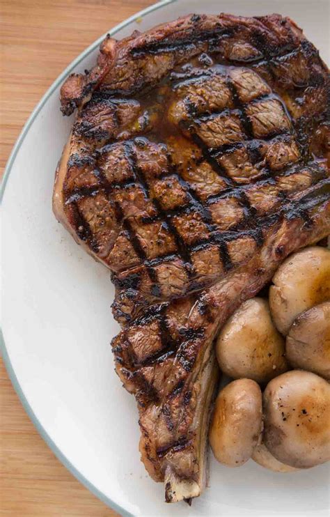 How to Cook Steak Charcoal Grill: Master Perfect Juicy Flavor – buzzlyo