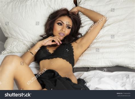 Im Genes De Sexy Latina Lingerie Im Genes Fotos Y Vectores De Stock Shutterstock