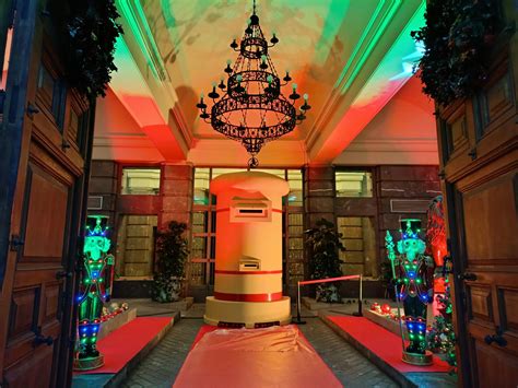 Buzón Real en Plaza del Pilar recibe cartas a los Reyes Magos