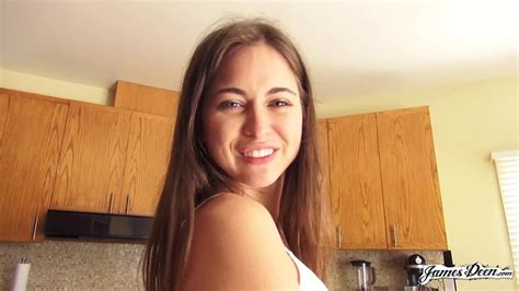 Riley Reid Tight Pussy Fucked Rough Doggystyle Behind The Scenes Real Sex Vídeo de sexo grátis