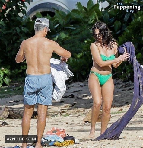 Jessica Alba Sexy Seen With Cash Warren Showing Off Her Beautiful Body Wearing A Hot Green