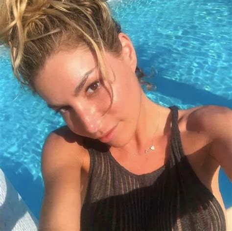 Lola Marois se dévoile en bikini les internautes envient Jean Marie Bigard