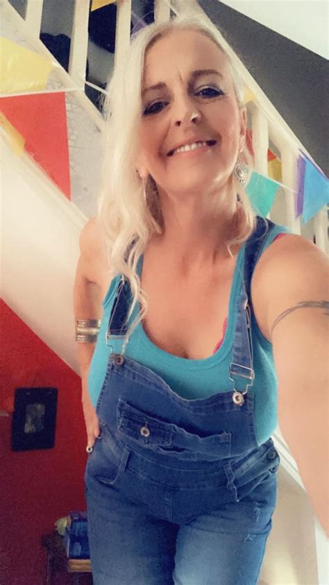 Big Tits N Dungarees Scrolller