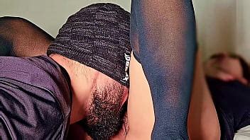 Mi hermanastra sabe sentarse bien con su coño mojado y peludo XVIDEOS