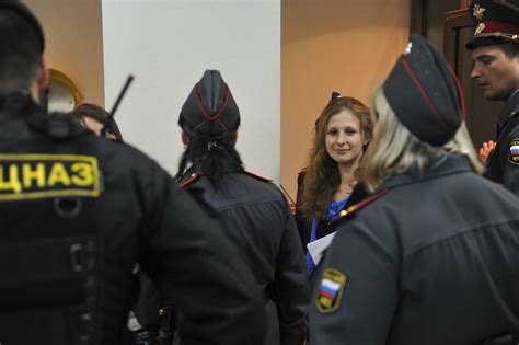 Суд заменил участнице Pussy Riot ограничение свободы реальным сроком в