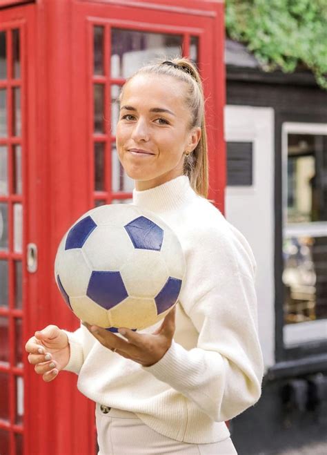 Lia Walti Hot Soccer Girls