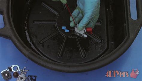how to clean a 2 stroke carburetor