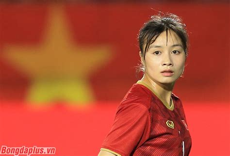 Hot girl Hoàng Thị Loan Nụ cười tỏa nắng chưa có người yêu Bongdaplus vn