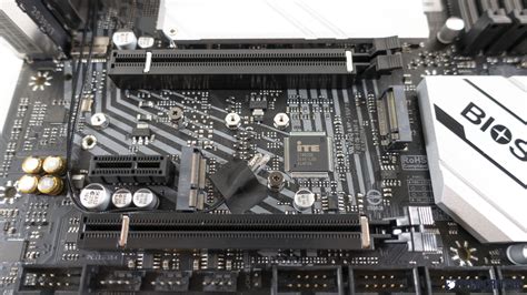 BIOSTAR B560M-SILVER Motherboard Hands-On and Overview