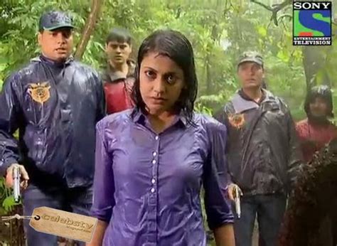 Janvi Chheda Aka Shreya Of CID Hot Sexy Wet Wallpaper Height Wiki Affairs Upcoming Movies Bra