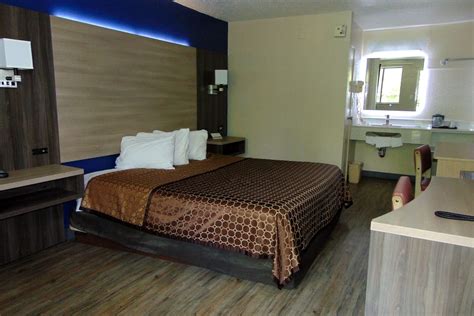 Somatel Nashville Airport Hotel Reviews, Deals & Photos 2024 - AARP ...