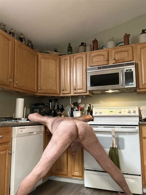 Hunky Dad Showing Off Nude Pics XHamster