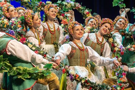 Polish Folk Dance Performances By Mazowsze Are A Spectator Sport Pasi Edu