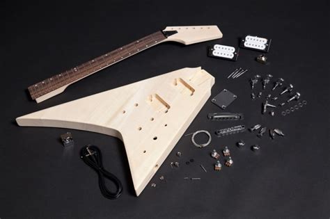 BASSWOOD FLYING V ELECTRIC GUITAR DIY KIT - Clandestine Guitars | Tienda online de repuestos de ...