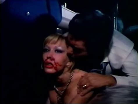 Naked Blanca Nieves In The Infernal Rapist