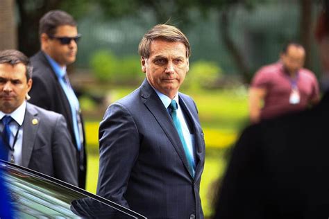 Bolsonaro Sobre Educa O Sai Kit Gay Entra Leitura Em Fam Lia Metr Poles