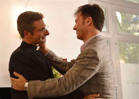 Vaticano Suspende Padre Que Se Revelou Gay E Admitiu Ter Um Companheiro