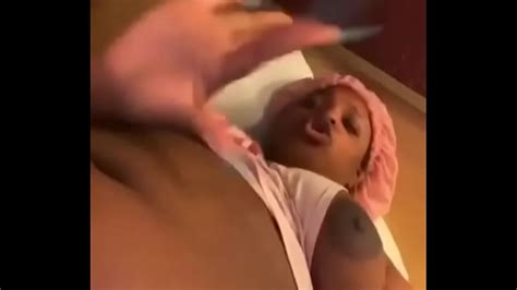 Lovely Peaches Shows Tits And Pussy On Live Stream XVIDEOS