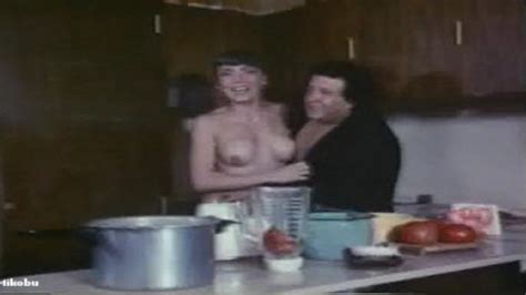 Naked Diana Herrera In La Lecher A