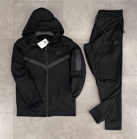 Костюм Nike Tech Fleece: 2 450 грн. - Спортивні костюми Чернівці на Olx