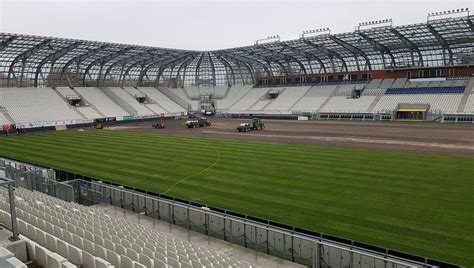 Enfin Une Pelouse Hybride Pour Le Stade Des Alpes Ici