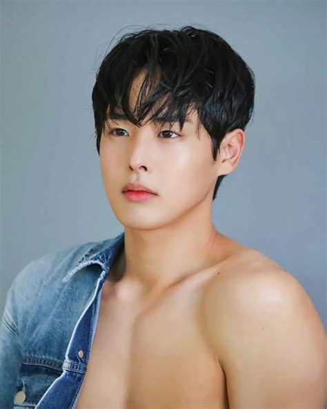 Hot Korean Guys Hot Asian Men Korean Men Korean Actors Asian Bottom Korean Male Models