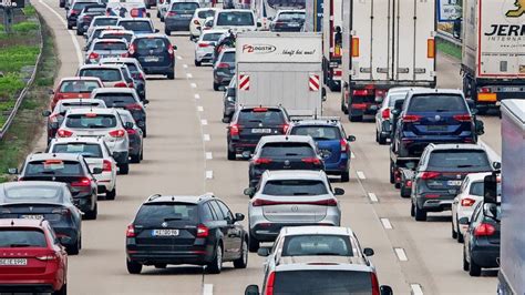 Stau Und Verkehr An Vatertag So Ist Der Verkehr Auf Den