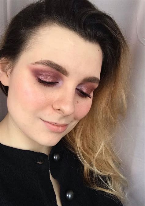 Naughty Nude Huda Beauty