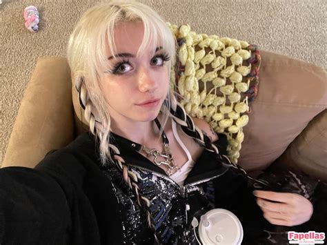 Iluvmeww Aka Iluvmey Nude Leaks OnlyFans Patreon Fapellas