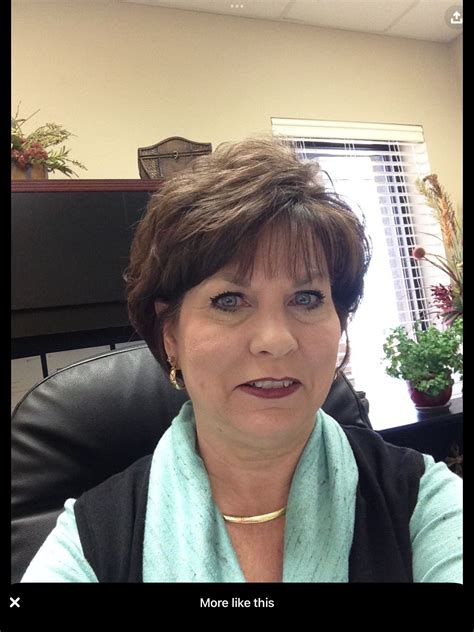 Hair style short layers popularity creates massive salon demand 31