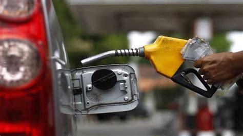 Petrol Prices May Decrease By Rs 10 Per Litre Pakwheels Blog