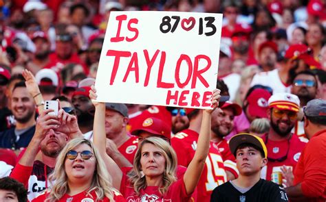 Inside The Media Frenzy Surrounding Taylor Swifts Nfl Appearances