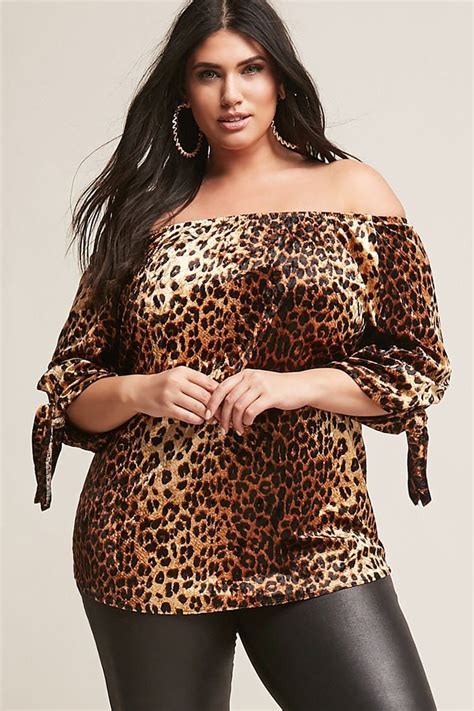 Product Name Plus Size Velvet Leopard Print Top Category Clearance