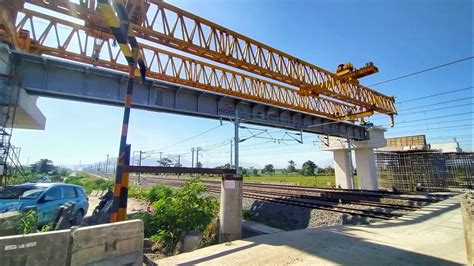 Girder Baja Berhasil Terpasang Fly Over Stasiun Kereta Cepat