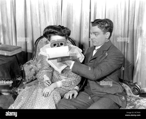 THE STRAWBERRY BLONDE From Left Olivia De Havilland James Cagney 1941 Stock Photo Alamy