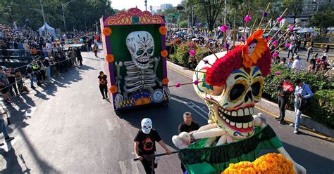 Festividades Por D A De Muertos Terminan Con Mega Desfile De Calaveras