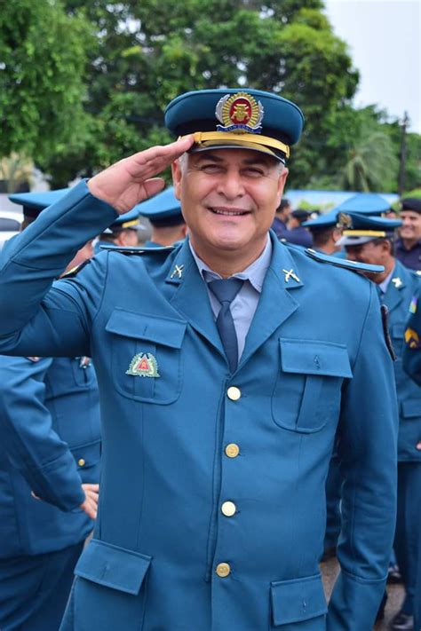 Tenente PM Figueiredo é homenageado pelo Primeiro Batalhão ao passar ...